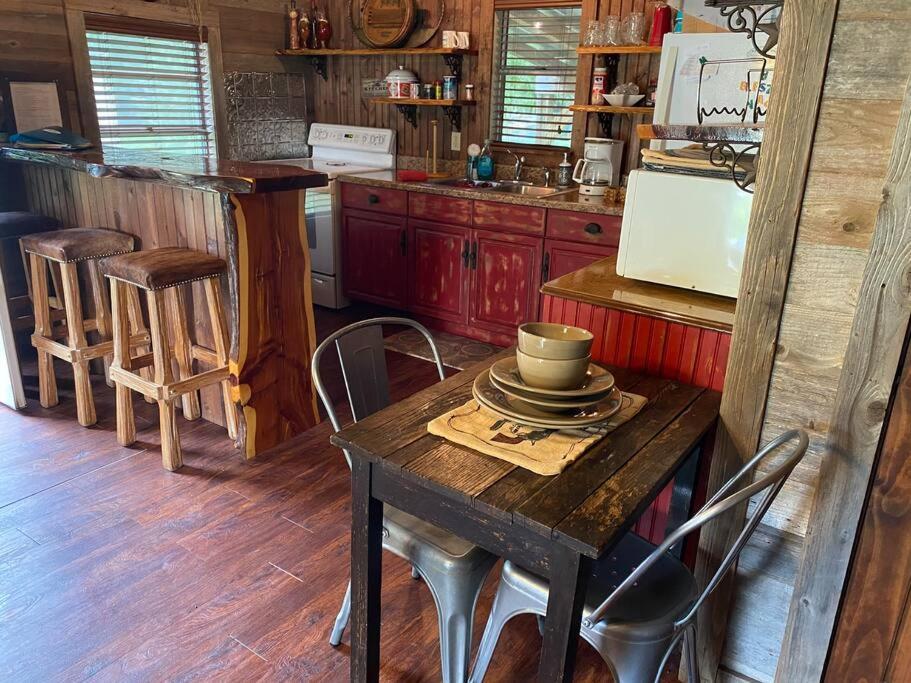 8Th St. Cowboy Haus I Biker Friendly I River Bandera Luaran gambar