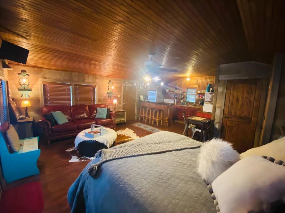 8Th St. Cowboy Haus I Biker Friendly I River Bandera Luaran gambar